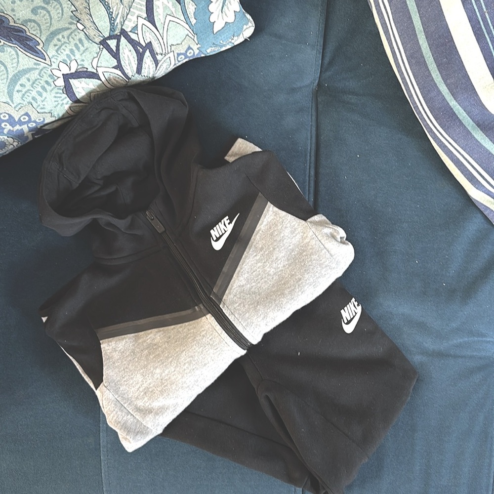 Boys Pre-owned Nike Sweatsuit